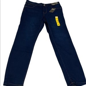 NWT: woman’s blue jeans